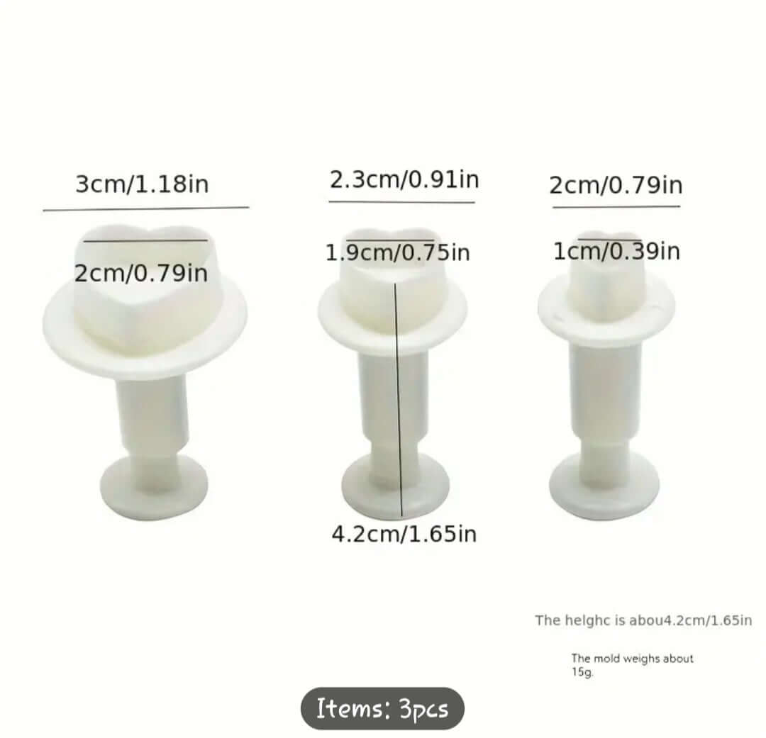Romantic Heart Shape Cutter Set - Love Theme Baking Tools - 3 precision heart-shaped cutters for baking and cake decorating.